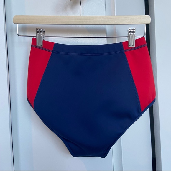 Perfect Moment - PM Set - Long sleeve & bikini - Navy w/ Red - Both Size S - Picture 12 of 15